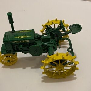 Ertl John Deere 1930 GP Wide Tread tractor, 1/16 scale.